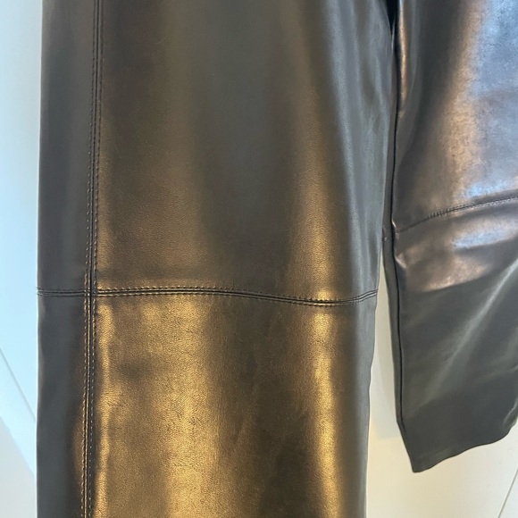 Wilfred by Aritzia Funk Vegan Leather Pants Size 4 - Picture 10 of 12